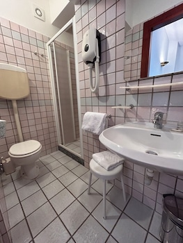 Economy Twin Room