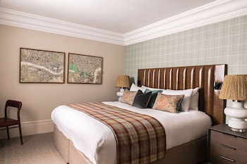 Junior Studio Suite, 1 King Bed (Lower Ground Floor)