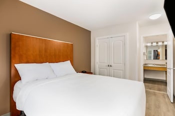 1 Queen Bed, Efficiency Studio Suite, Non-Smoking