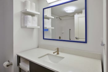 Room, 2 Queen Beds, Accessible (Hearing Shower)