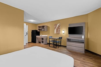 Room, 1 Queen Bed, Accessible, Non Smoking (Accessible Tub)