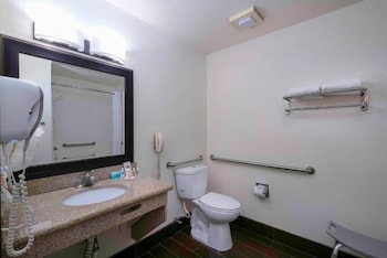 Standard Room, 2 Queen Beds, Non Smoking (Pets Allowed)