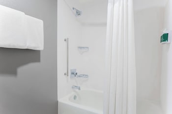 Room, 1 King Bed (Mobility/Hearing Accessible, Tub)