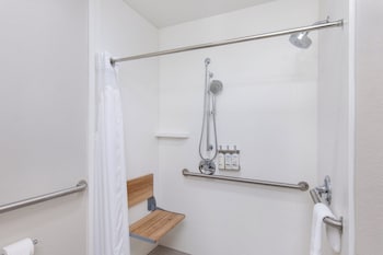 Standard Room, 1 King Bed (Communications, Mobility)