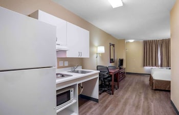 Studio, 1 Queen Bed, Accessible, Non Smoking