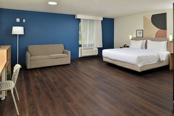 Room, 1 King Bed with Sofa bed, Accessible (Mobility, Hearing, Roll-In Shower)