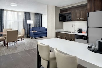 One Bedroom Corner Suite, Two Queen Beds, Non-Smoking