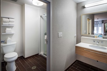 Suite, 1 King Bed, Non Smoking, Fireplace
