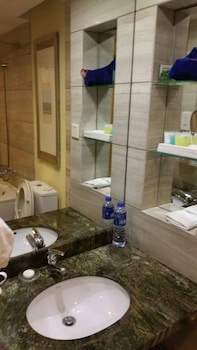 Deluxe Suite, 1 King Bed, Executive Level
