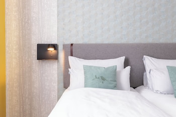 Standard Room, 1 Queen Bed