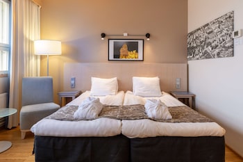 Superior Room, 1 King Bed