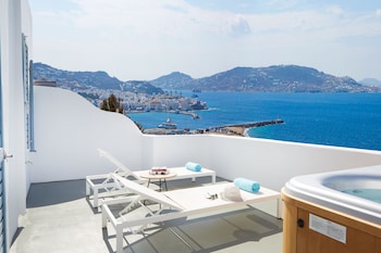 Deluxe Sea View Suite with Outdoor Hot Tub