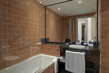 Room, Connecting Rooms (Melia, 4+2)