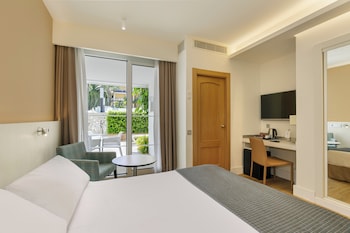 Superior Room Pool Access (2+1)