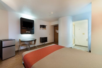 Standard Room, 1 Double Bed, Accessible, Smoking
