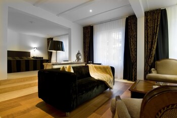 Superior Suite, Terrace, Mountain View