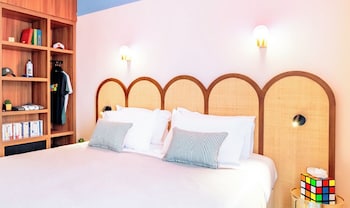 Family Quadruple Room (2 adults & 2 children)