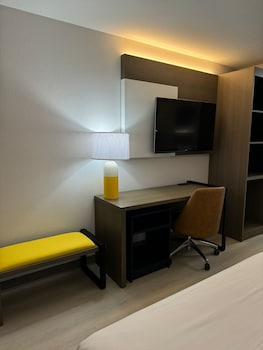 Standard Room, 1 King Bed with Sofa bed, Non Smoking