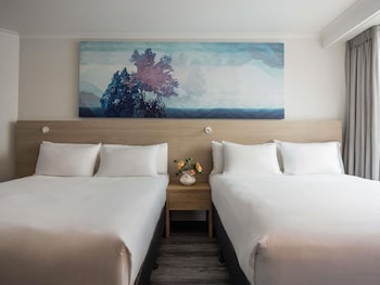 Deluxe Room, 2 Queen Beds