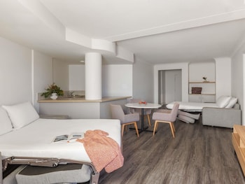 Family Suite (Deluxe)