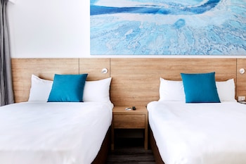 Deluxe Room, 1 Double Bed with Sofa bed, Accessible