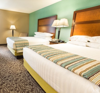 Room, 2 Queen Beds, Accessible (Upper Floor, Tub)