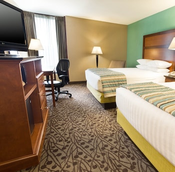 Room, 2 Queen Beds, Accessible (Tub)