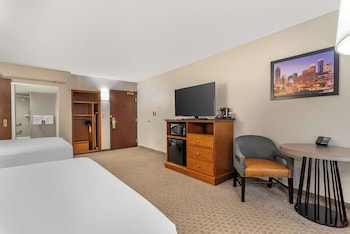 Room, 2 Queen Beds, Accessible (Upper Floor, Tub)