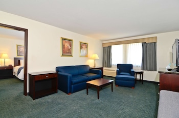 Suite, 1 King Bed, Non Smoking, Refrigerator & Microwave