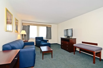 Suite, 1 King Bed, Non Smoking, Refrigerator & Microwave
