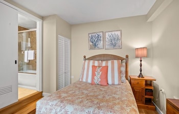 Condo, 2 Bedrooms (492)