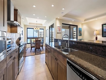 Condo, 2 Bedrooms, Ocean View (391)