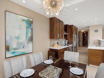 Condo, 2 Bedrooms, Ocean View (1104)