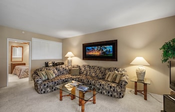 Condo, 2 Bedrooms (172)