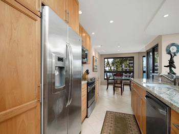 Condo, 2 Bedrooms, Ocean View (351)