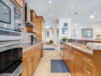 Condo, 2 Bedrooms, Ocean View (4106)