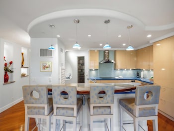 Condo, 2 Bedrooms (162)