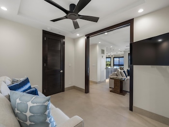 Condo, 2 Bedrooms, Ocean View (1103)