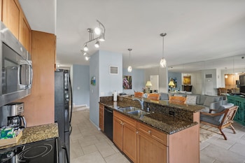Condo, 2 Bedrooms, Ocean View (194)