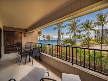 Condo, 3 Bedrooms (143)