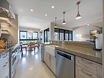 Condo, 2 Bedrooms, Ocean View (373)