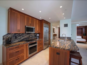Condo, 2 Bedrooms, Ocean View (354)