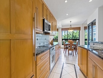 Condo, 2 Bedrooms (141)