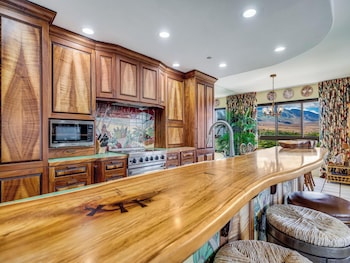 Condo, 2 Bedrooms, Ocean View (295)