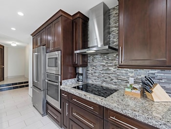 Condo, 2 Bedrooms (155)