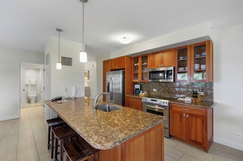 Condo, 2 Bedrooms, Ocean View (245)
