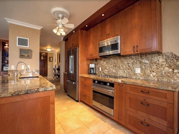 Condo, 2 Bedrooms, Ocean View (333)
