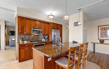 Condo, 2 Bedrooms (492)