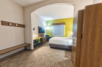 Standard Room, 1 King Bed, Jetted Tub