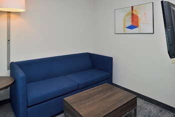 Suite, 1 King Bed, Jetted Tub